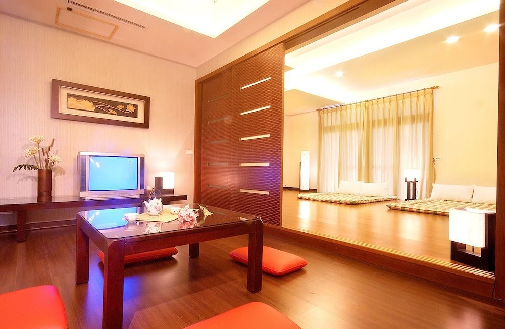 Family Suite (301)