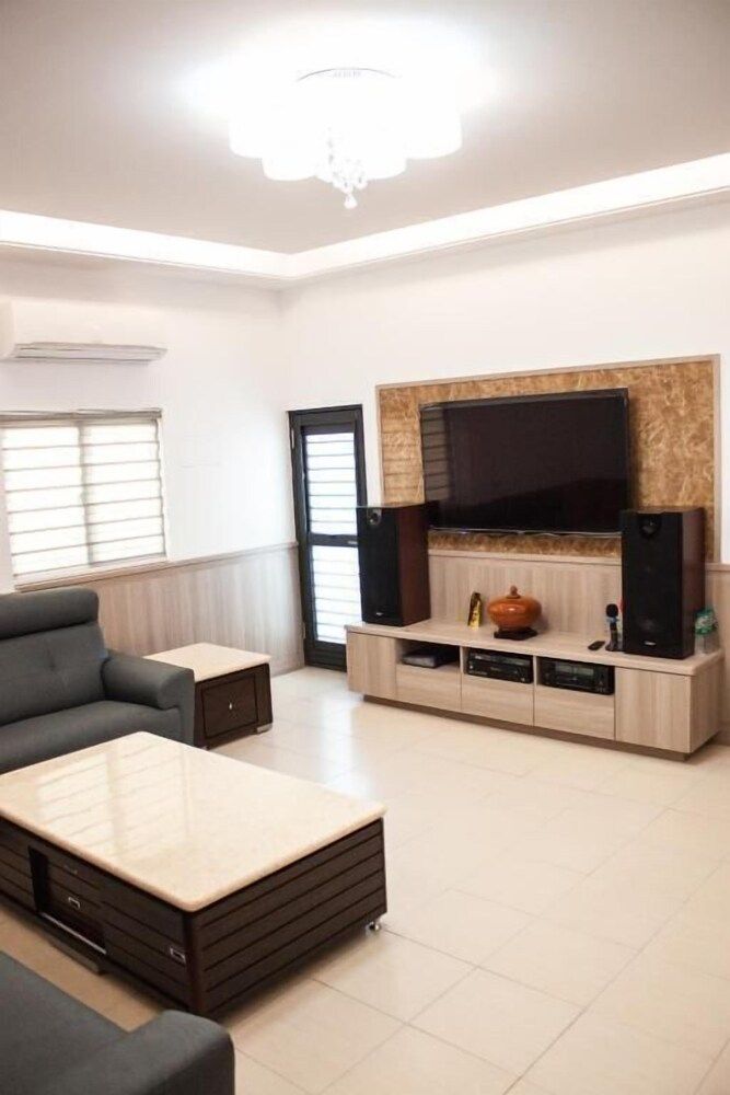 Grand Room, 4 Bedrooms (C)