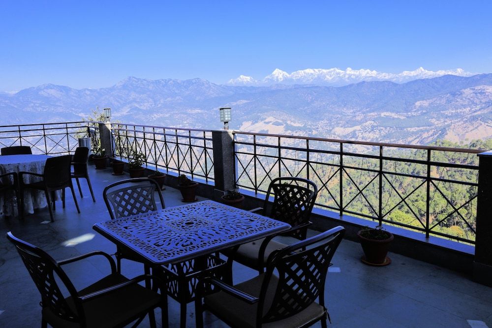 undefined Woodsvilla Resort 4