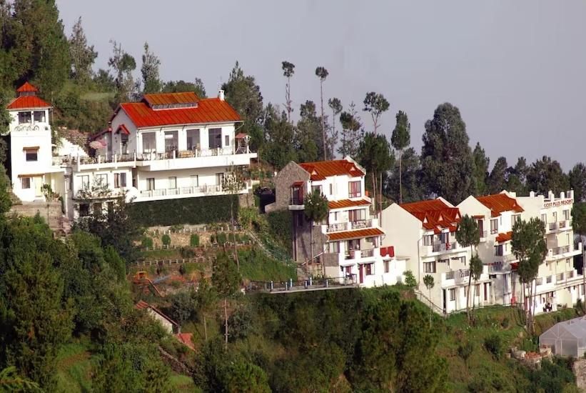 undefined Woodsvilla Resort