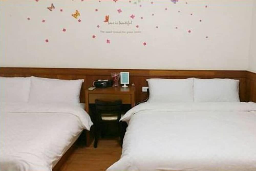 Quadruple Room, No Windows