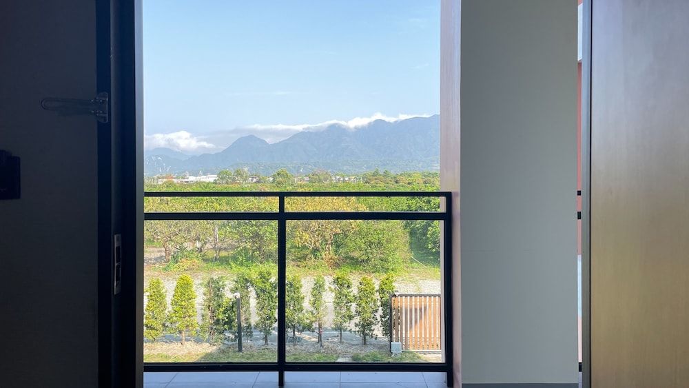 Hualien Mizuho Hotel Design Twin Room 2