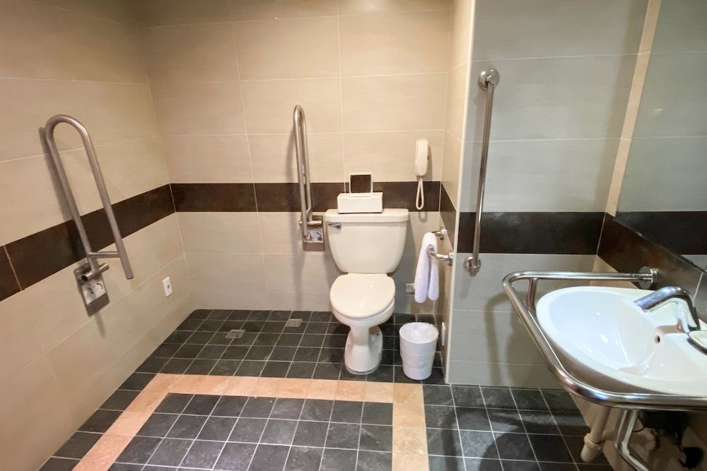 Guide Hotel Hsinchu Zhongyang Standard Twin Room, Accessible 3