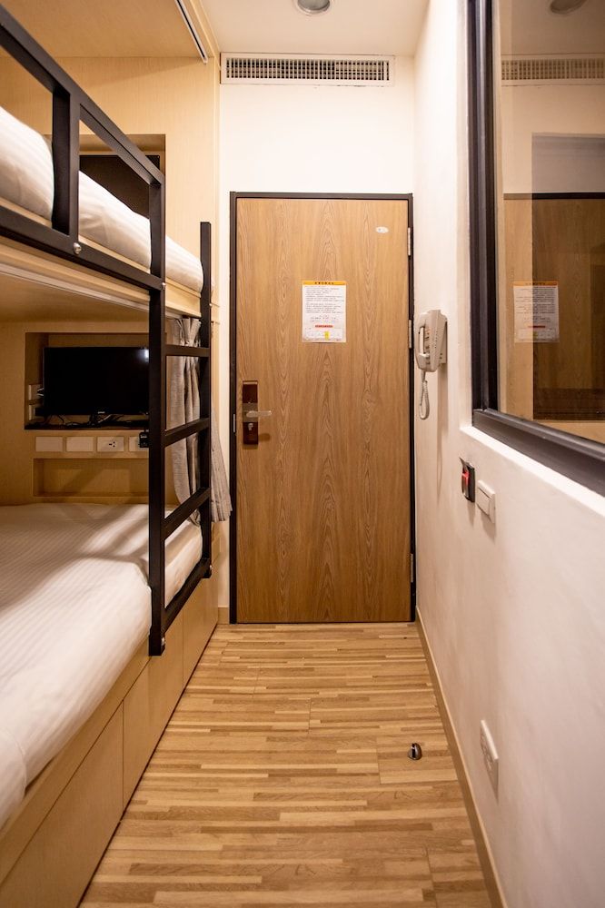 Shared Dormitory, Private Bathroom