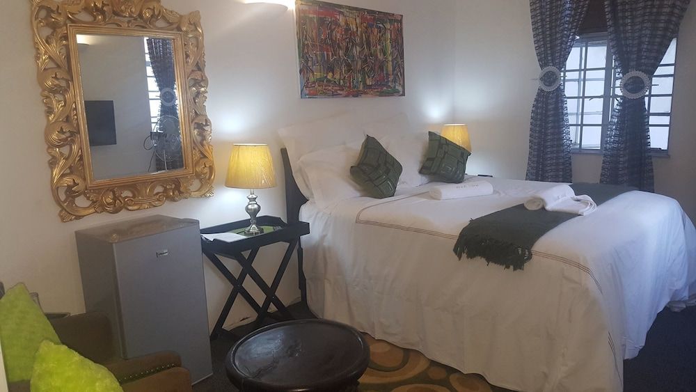 Unique Lodge Deluxe Double Room 3