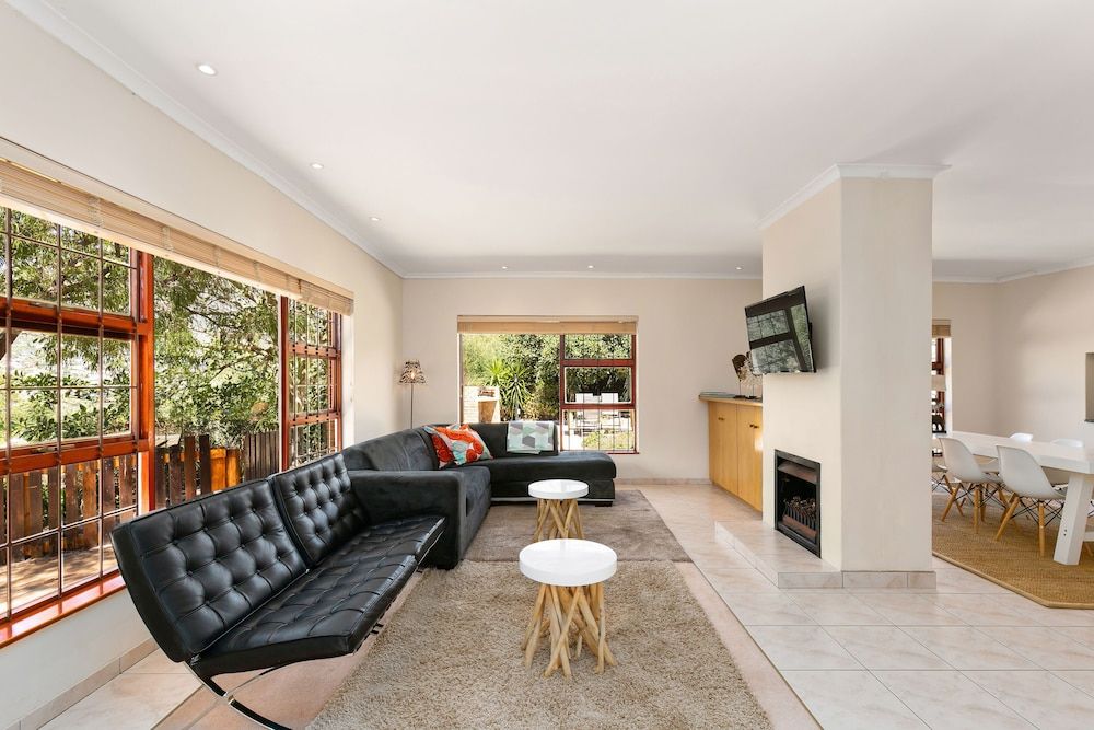 Hout Bay Hilltop - In Cape Town (Hout Bay) Family Bungalow, 4 Bedrooms 8