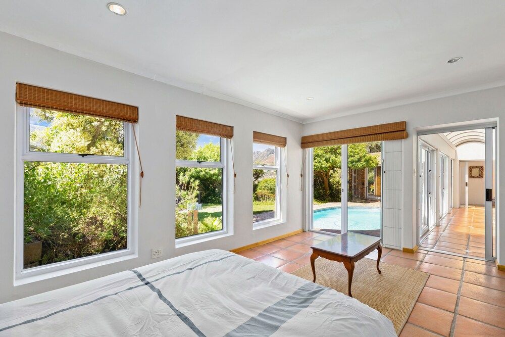 Hout Bay Hilltop - In Cape Town (Hout Bay) Family Bungalow, 4 Bedrooms 3