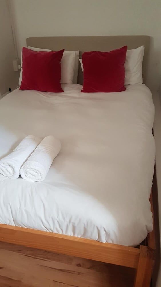 undefined Clifton Fourth