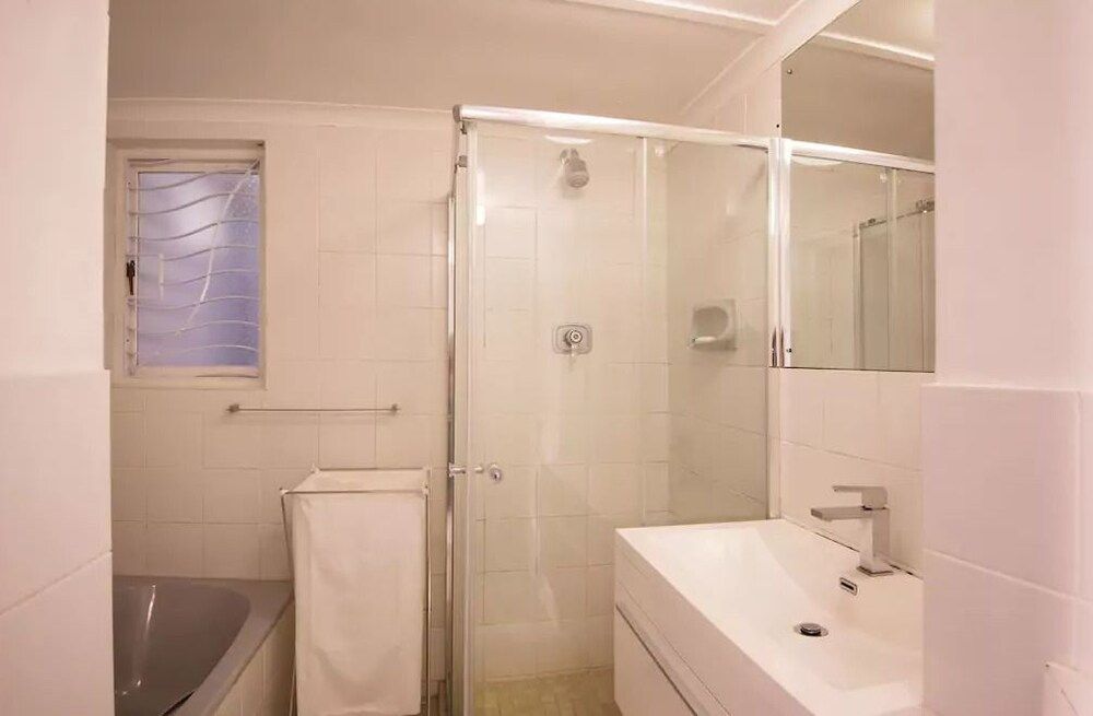 undefined Clifton Fourth 9