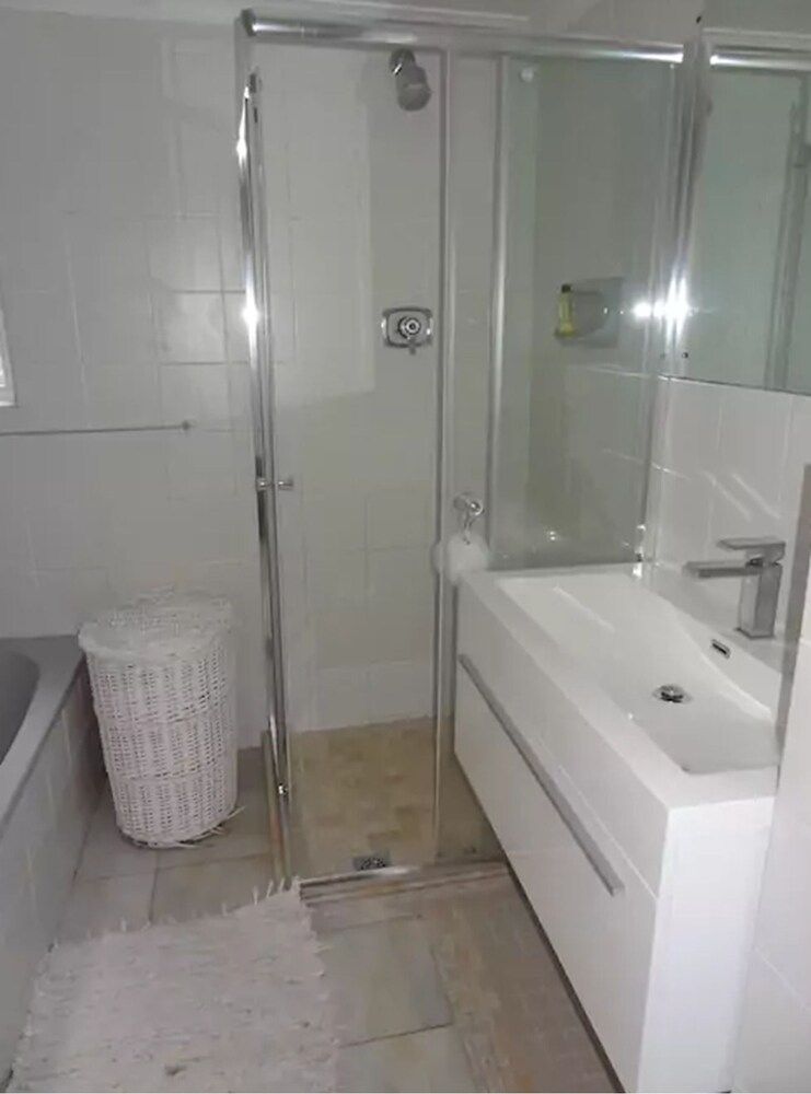 undefined Clifton Fourth 10