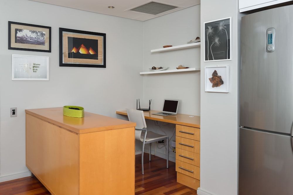 undefined Cartwrights Corner 1506 8