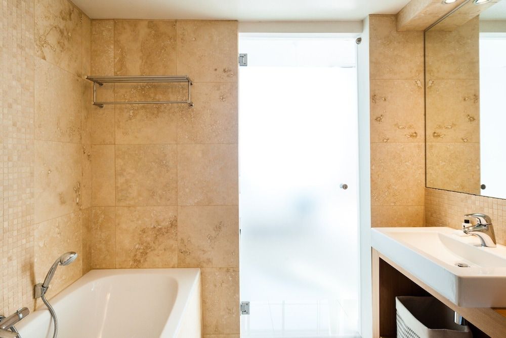 Hillhouse Penthouse 7th Floor Luxury Penthouse, 3 Bedrooms, Non Smoking 13