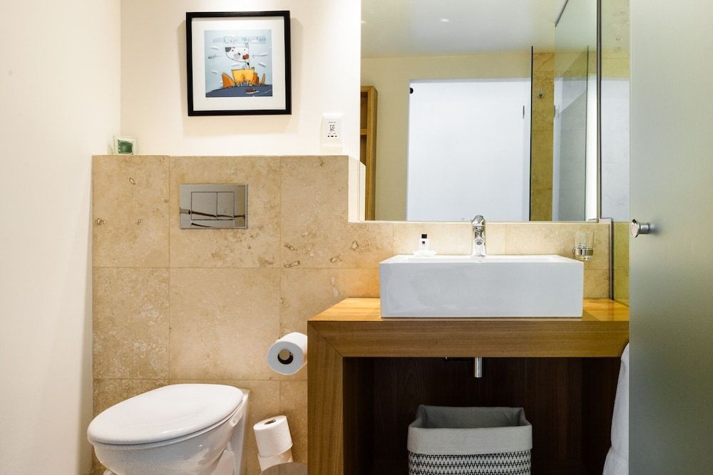 Hillhouse Penthouse 7th Floor Luxury Penthouse, 3 Bedrooms, Non Smoking 12