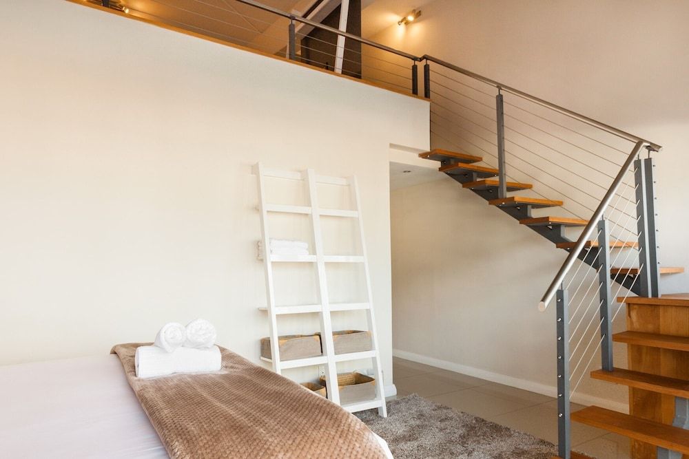 Hillhouse Penthouse 7th Floor Luxury Penthouse, 3 Bedrooms, Non Smoking