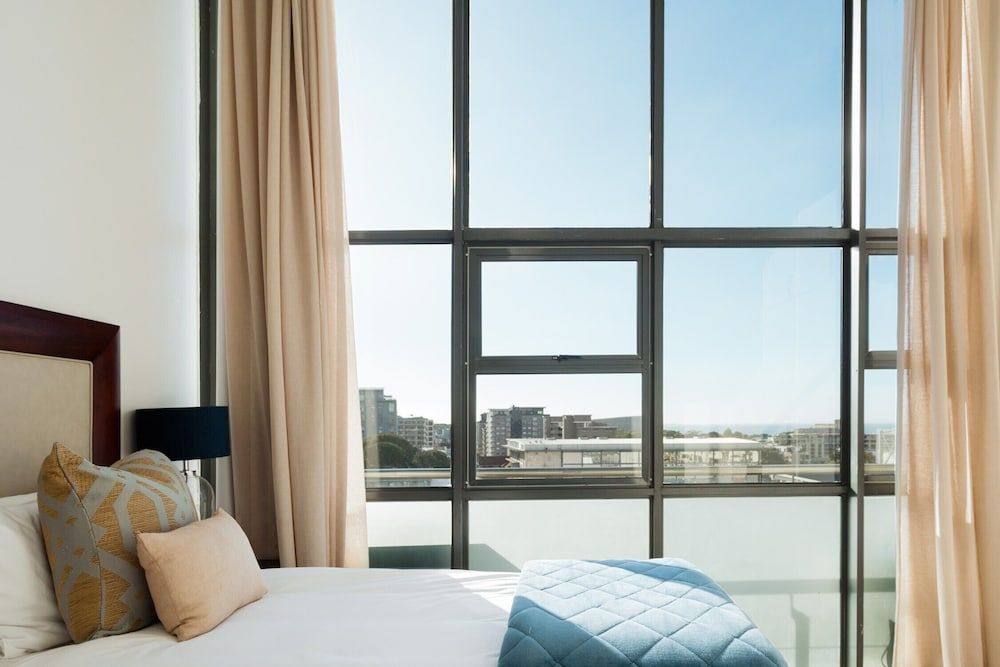 Hillhouse Penthouse 7th Floor Luxury Penthouse, 3 Bedrooms, Non Smoking 7