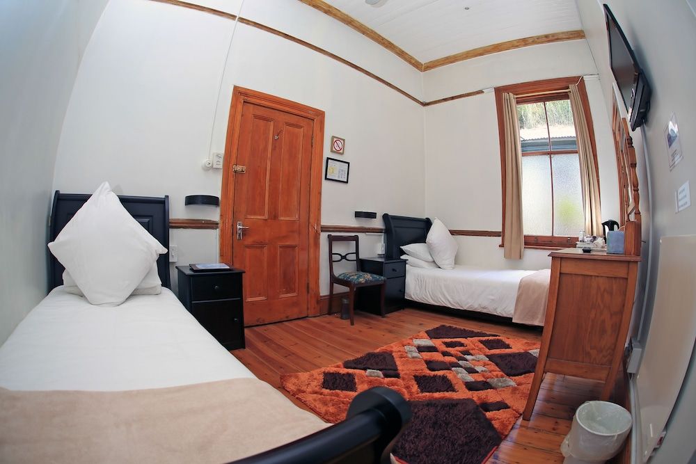 Central Hotel Guest House Standard Twin Room, 2 Twin Beds 3