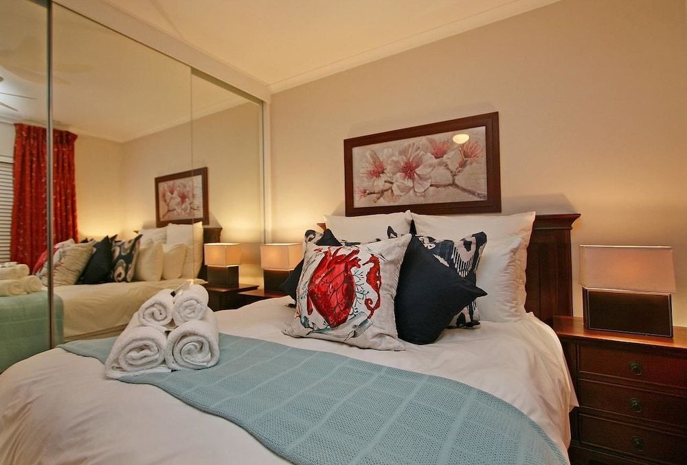 undefined Leisure Bay 207 3