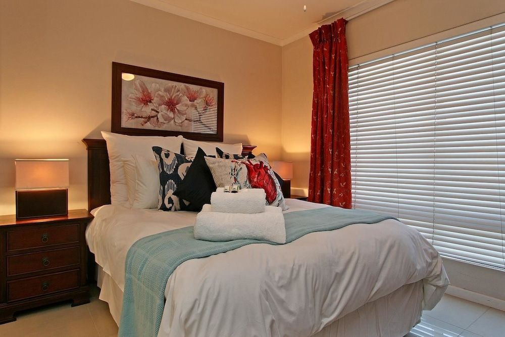 undefined Leisure Bay 207 4