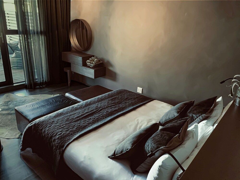 undefined Hillhouse 302 - Near Two Oceans Aquarium 4