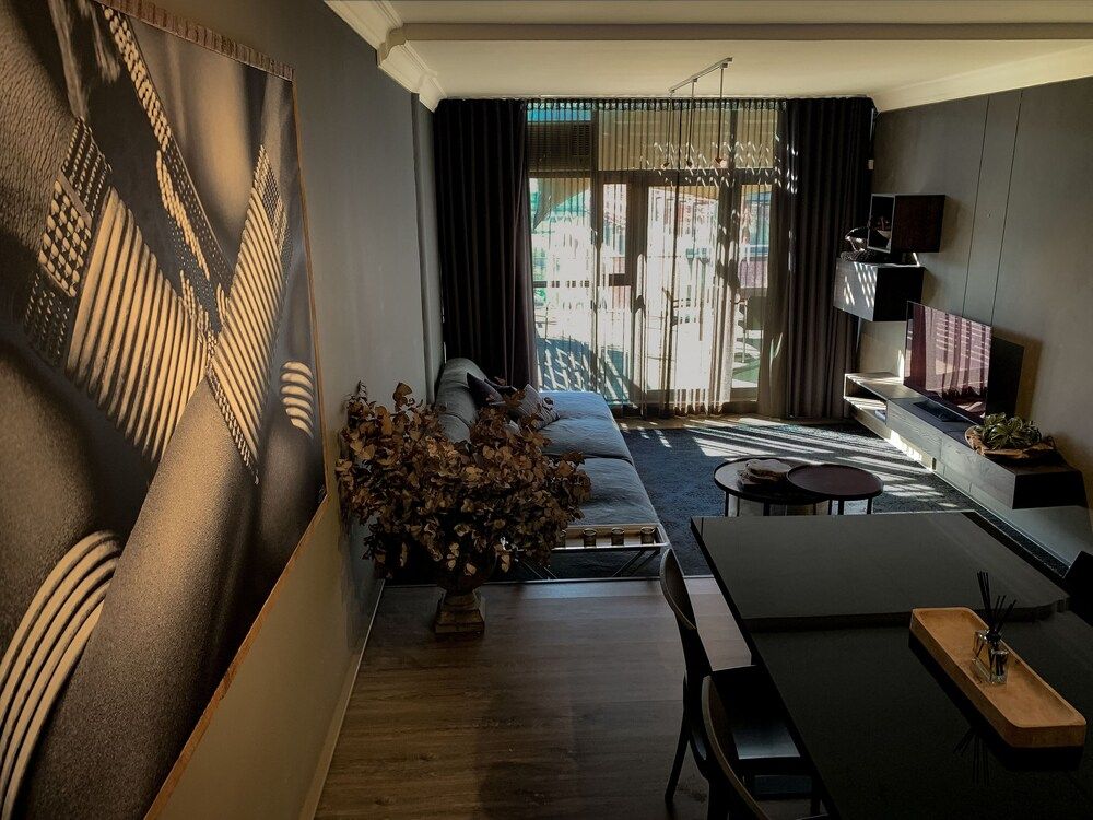 Hillhouse 302 - Near Two Oceans Aquarium Comfort Apartment, 2 Bedrooms, Balcony, City View 11