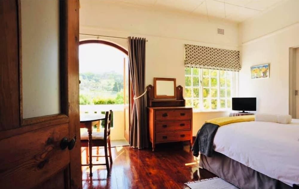 Devonshire House Double Room 6