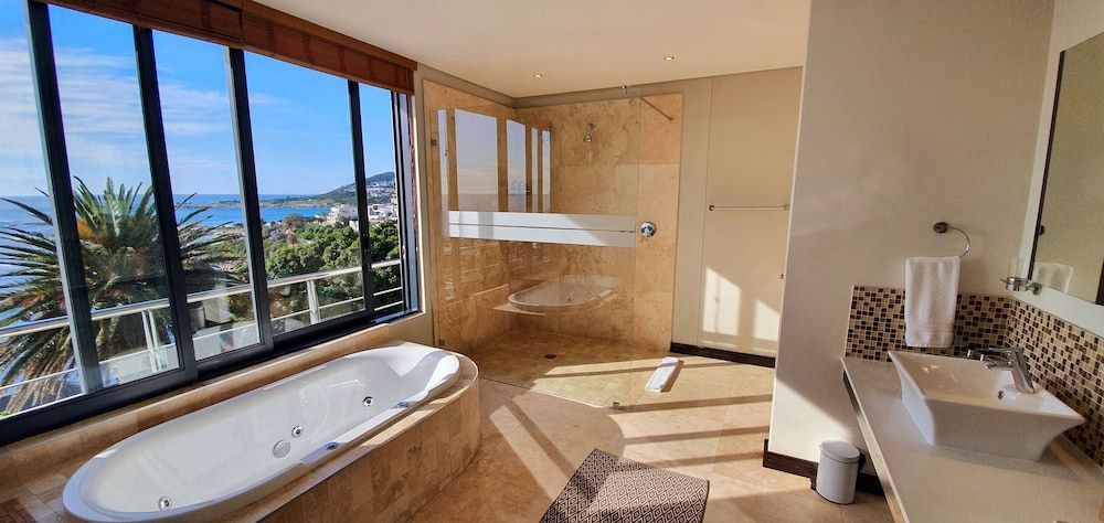 Beta Beach Guest House Executive Suite, 1 King Bed, Sea View 14