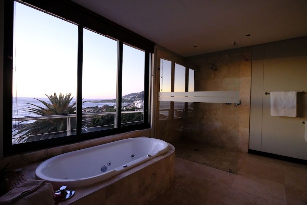 Beta Beach Guest House Executive Suite, 1 King Bed, Sea View 17