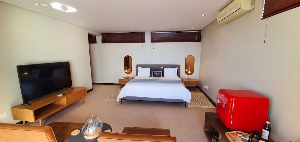 Beta Beach Guest House Executive Suite, 1 King Bed, Sea View 9