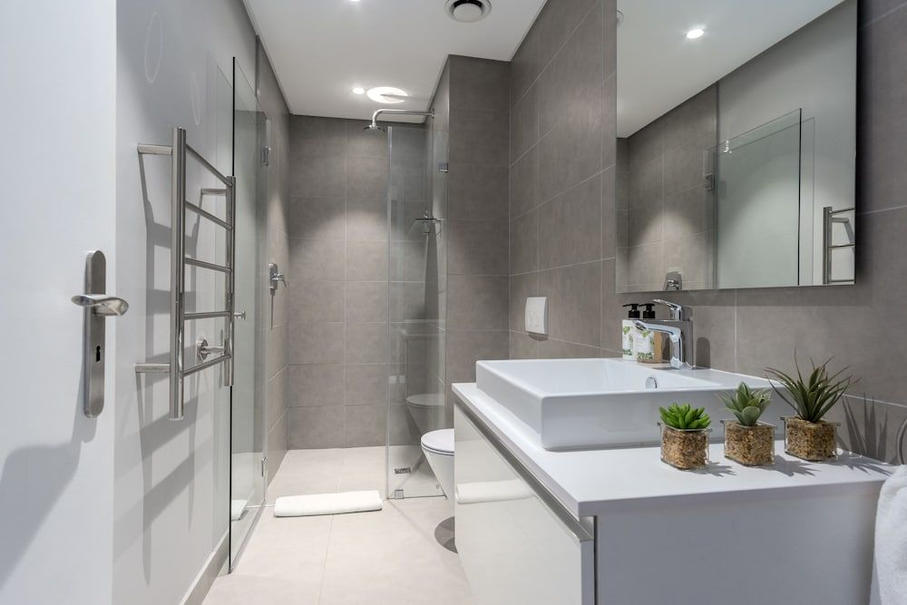 Warwick 502 Comfort Apartment, 1 King Bed, Non Smoking 11