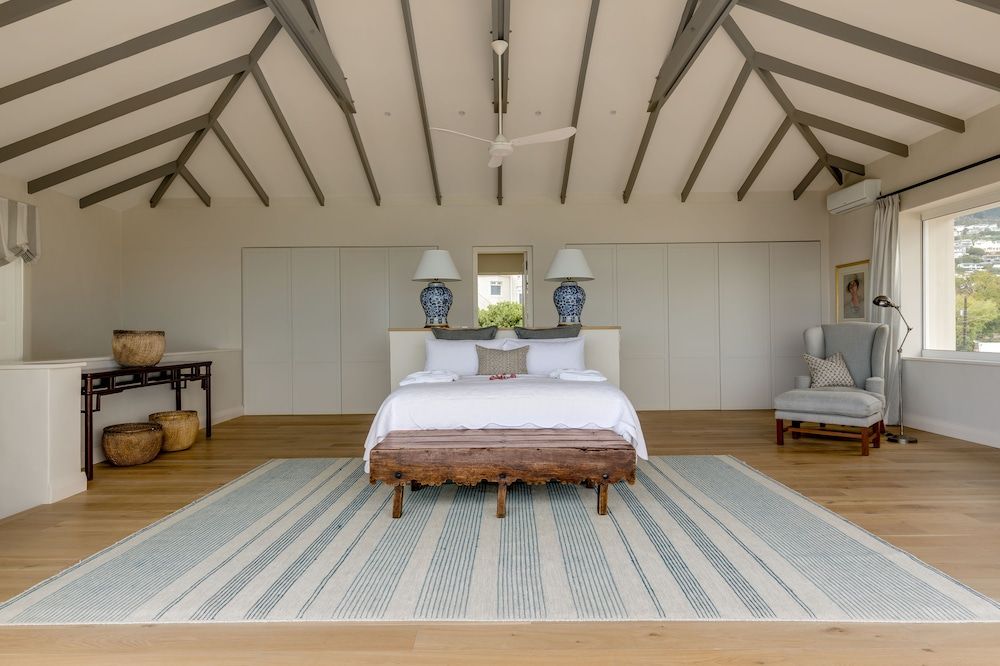 Claybrook Luxury Villa, 4 Bedrooms 2