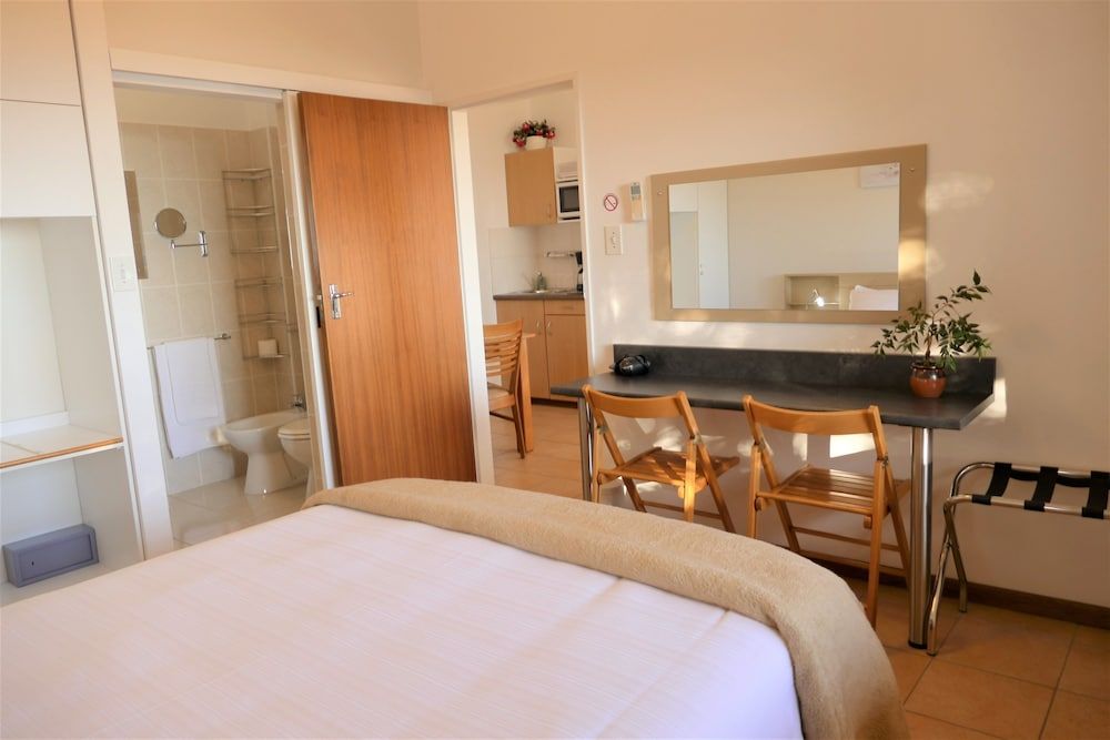 Guest House Michelitsch Comfort Apartment, 1 Queen Bed, Ocean View 2