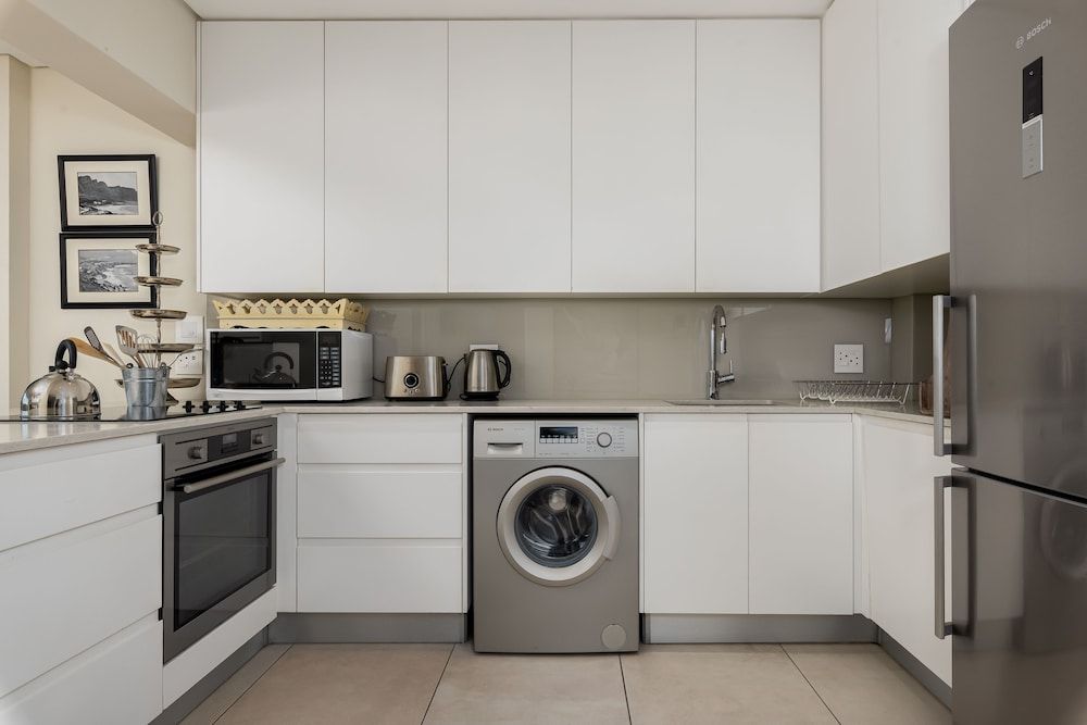 undefined Saratoga 303 9