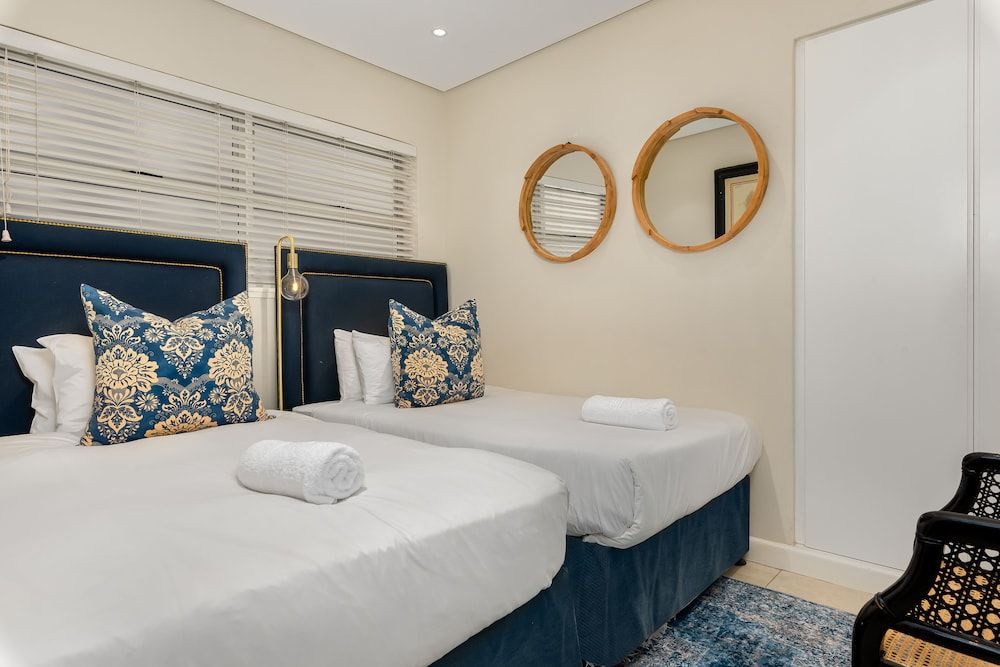 undefined Saratoga 303 2