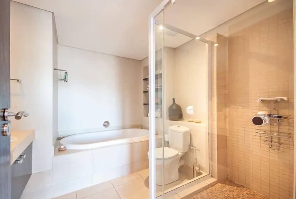 Icon 1710 Classic Apartment, 2 Bedrooms 13