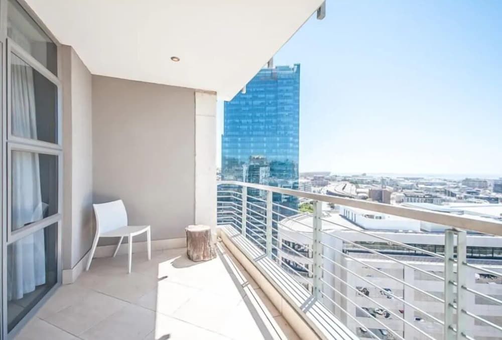 Icon 1710 Classic Apartment, 2 Bedrooms 10