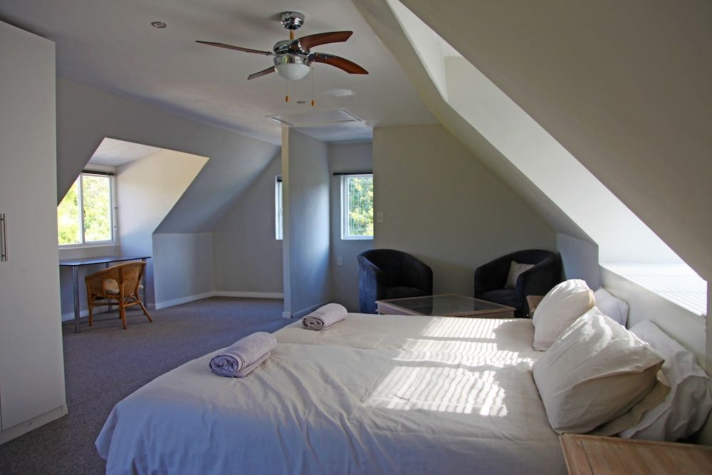 undefined Modern Cottage In Upper Constantia