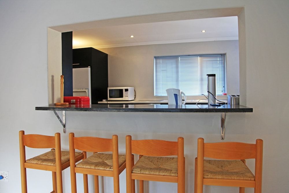 undefined Modern Cottage In Upper Constantia 9