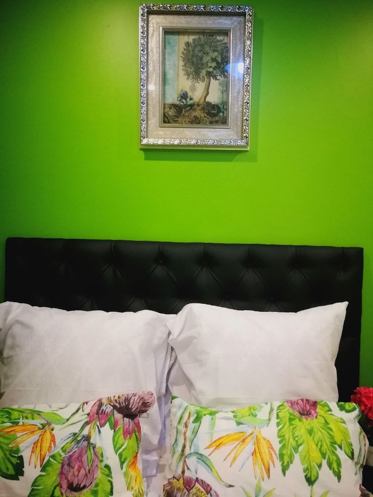 undefined Luc Lodge 2