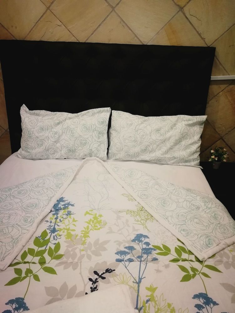 Luc Lodge Standard Room (Double) 4