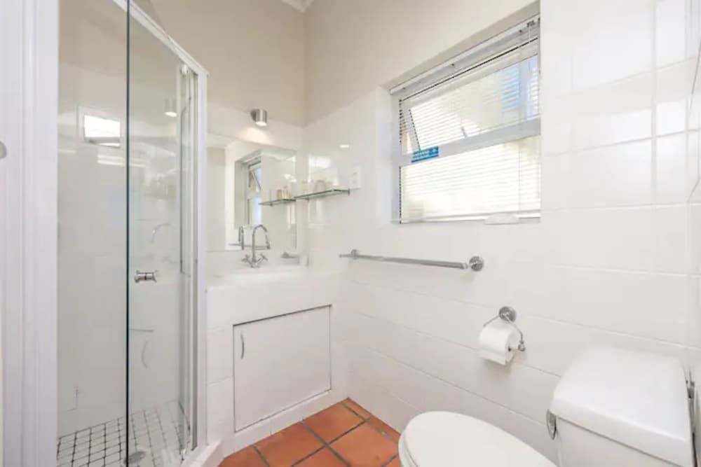 Perfect Getaway in Clifton House (1 Bedroom) 17