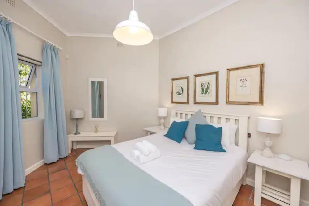 Perfect Getaway in Clifton House (1 Bedroom) 2