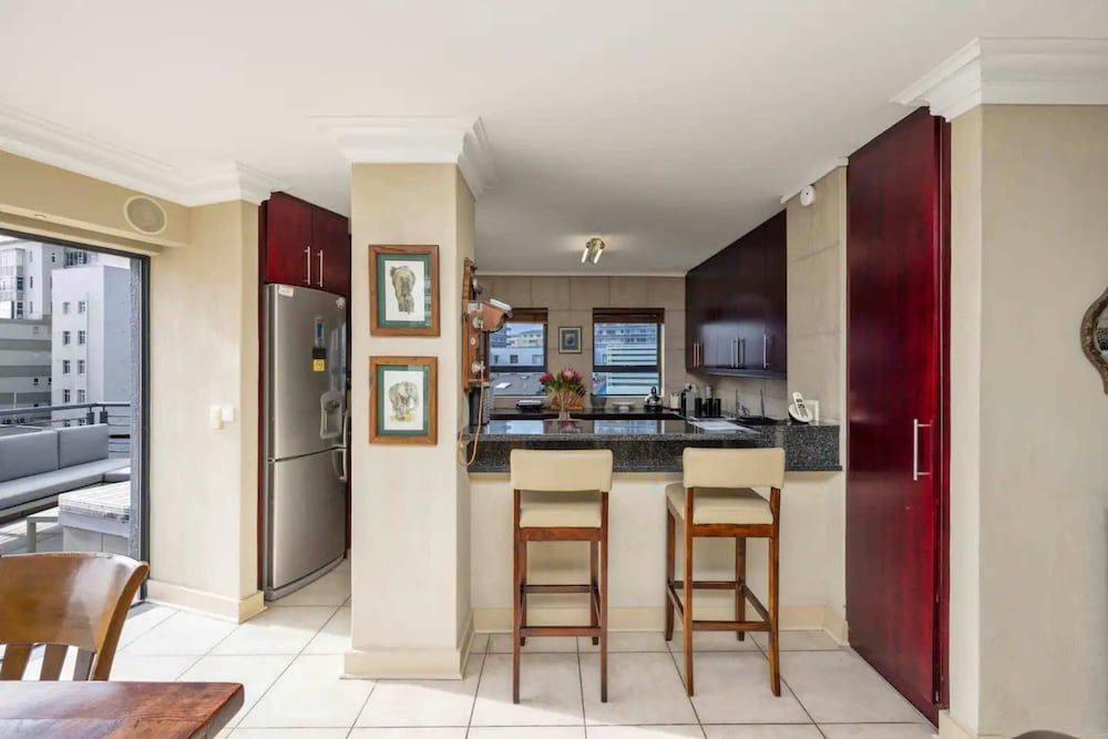 Bright and Stylish Beachfront Apartment Apartment (1 Bedroom) 7