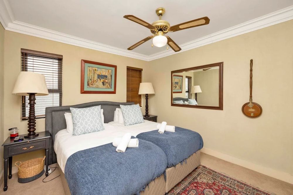 undefined Bright and Stylish Beachfront Apartment 10