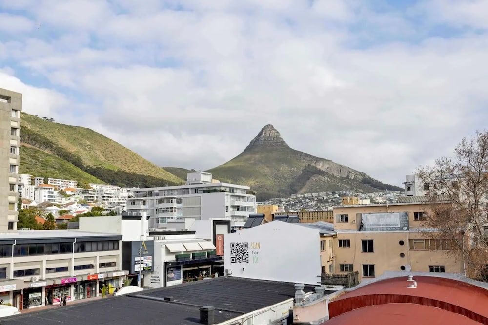 undefined Bright and Stylish Beachfront Apartment 6