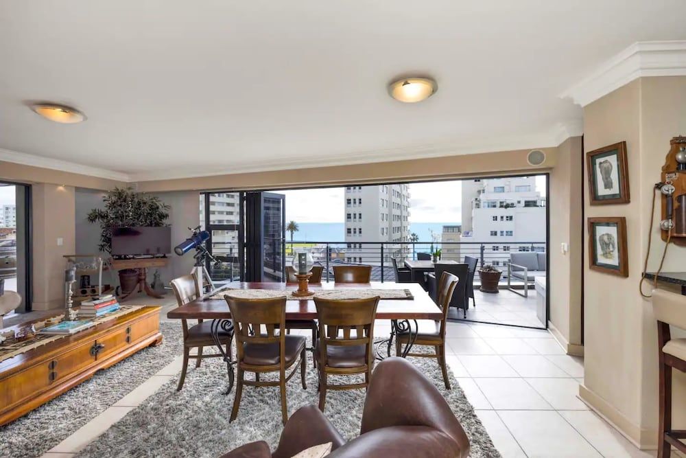 Bright and Stylish Beachfront Apartment Apartment (1 Bedroom) 10