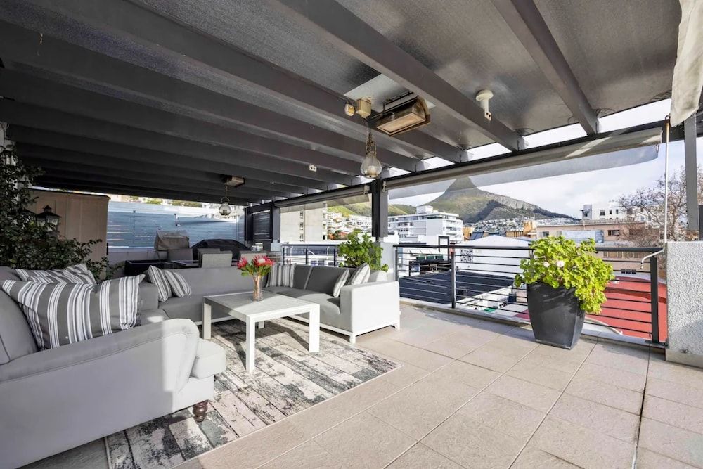 Bright and Stylish Beachfront Apartment Apartment (1 Bedroom) 14