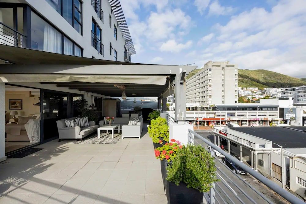 Bright and Stylish Beachfront Apartment Apartment (1 Bedroom) 20