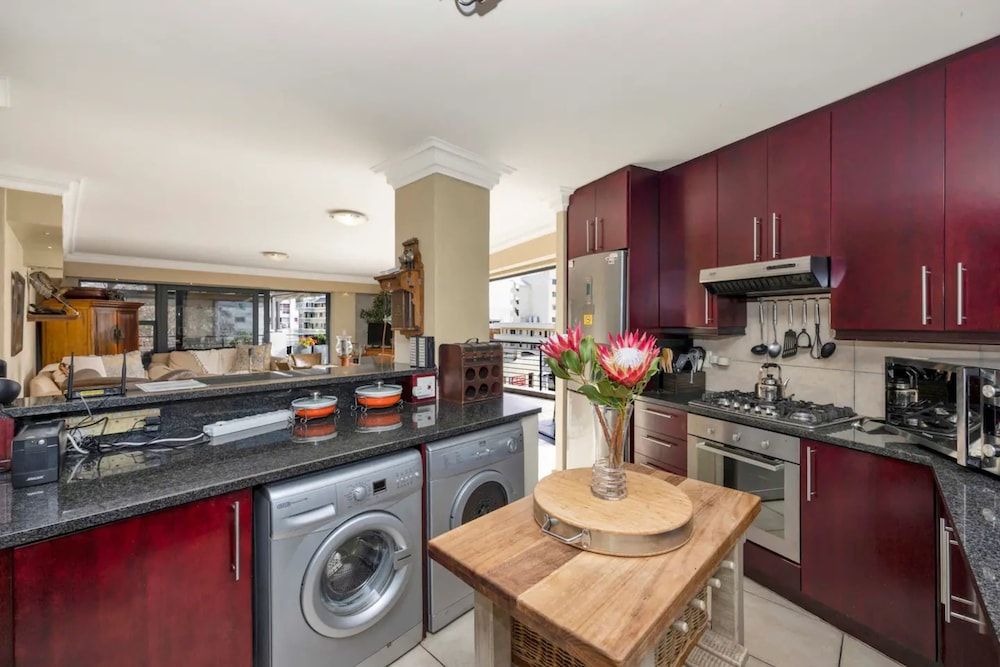 Bright and Stylish Beachfront Apartment Apartment (1 Bedroom) 8