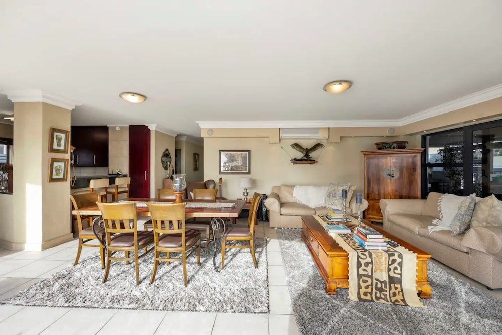 Bright and Stylish Beachfront Apartment Apartment (1 Bedroom) 9