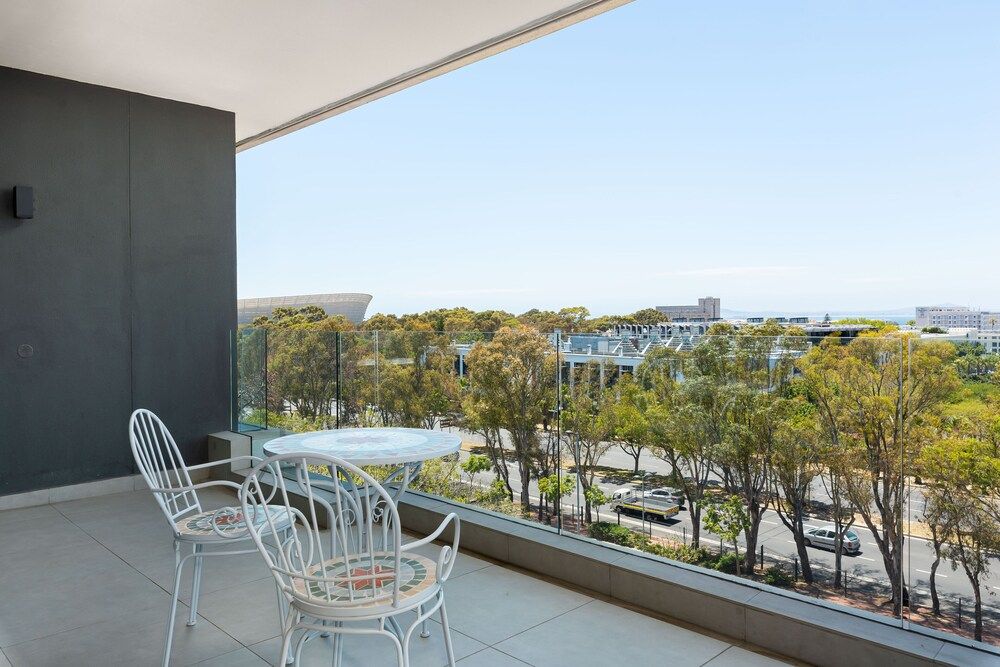 Warwick 501 Premier Apartment 13